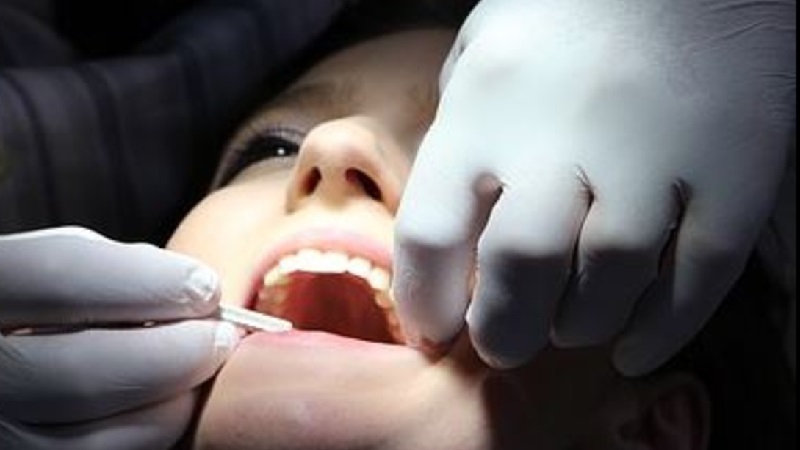 بهترین دندانپزشک اصفهان | راه های انتقال کووید 19 در کلینیک های دندانپزشکی